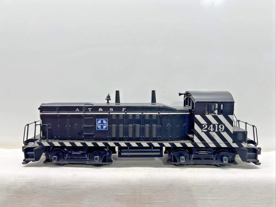 Rail King MTH NW-2 Switcher Diesel Engine SANTA FE #2419 PS1 - Image 1 of 4