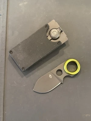 Gerber GDC Money Clip with Fixed Blade Knife Blade Used - Image 1 of 4