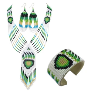 NEW HANDMADE WHITE GREEN NECKLACE EARRINGS BRACELET SET BEAR PAW S38/12 - Picture 1 of 3