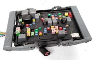 15925042_02 Chevy 2007 2008 2009 Suburban 1500 caja de fusibles bahía de motor delantero OEM H52 - Imagen 1 de 12