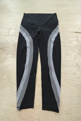 Leggings Aerie Chill Play Move Stretch cintura alta Activewear Capri tamanho G preta - Imagem 1 de 4