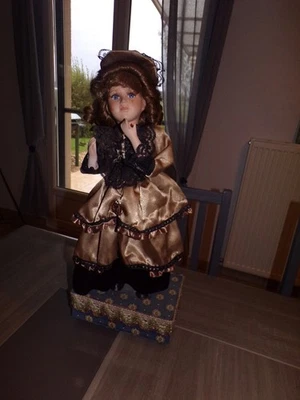 ancienne poupée porcelaine automate musicale - Photo 1/4