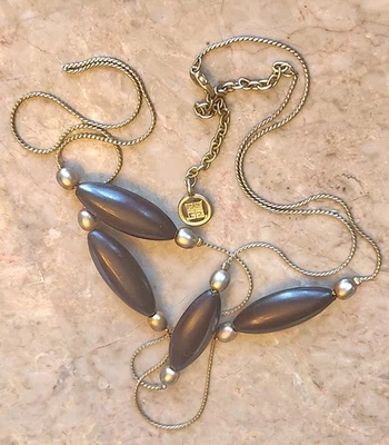 Sofisticado Collar Estación Ovalado Negro Cadena Tono Dorado Givenchy Años 80 De Colección Foto 1 de 4