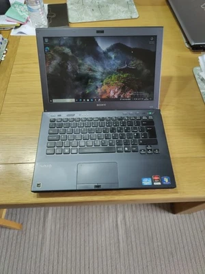 Sony VPCSB3S9E 13.3 in Laptop i7-2620M 2.70 GHz 12GB 1TB SSD Windows 10 Pro - Image 1 of 4