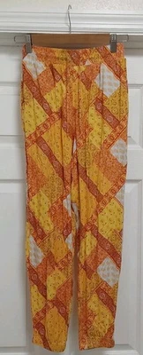 Pantalones de chándal New Look para mujer medianos multicolores con cordón bohemio bolsillos Foto 1 de 4