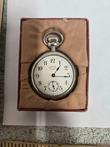 orologio da tasca vintage, ingersoll midget, non datato, carica e funziona, nichel massiccio - Foto 1 di 4