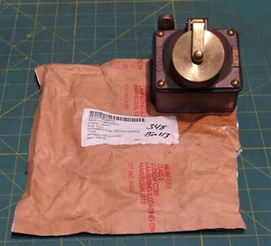 Oceanic Messing Kastensteckdose und Steckdose Stecker F-12 5935-01-454-6959 - Bild 1 von 7