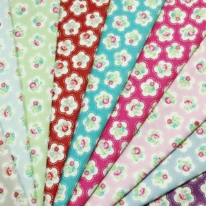 100% Cotton Fabric Lifestyle Roses Dainty Flowers Floral Spots 140cm Wide - Picture 1 of 6