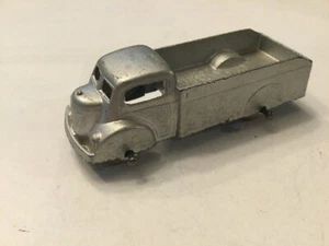 VINTAGE 1940’s Die cast TOOTSIE TOY FLAT BED TRUCK # 234 - 1940s - Picture 1 of 4