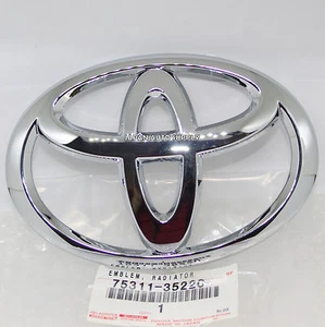 OEM GENUINE TOYOTA 2006-2009 4Runner Front Radiator Grille Emblem 75311-35220 - Picture 1 of 4