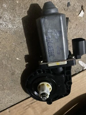 OE Front Left Power Window Motor  1L2414A366AC 03-07 Ford Explorer / Mountaineer - Image 1 of 4