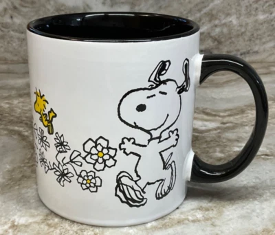 Taza de café grande Snoopy y Woodstock floral 21 onzas blanca y negra nueva Foto 1 de 4