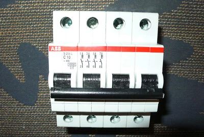 DISJONCTEUR TETRAPOLAIRE 10A COURBE C, ABB 4POLES 10AMPERES TRIPHASE +N PC.4,5KA - Photo 1/4