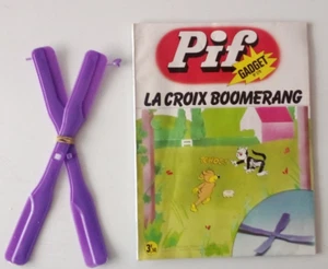 W 30   BD PIF GADGET AVEC  GADGET  N°  279 LA CROIX BOOMERANG AVEC SON AXE - Picture 1 of 6