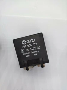 VW T4 Multivan 1.9 ABL relé de tiempo de brillo 137 relés 701906123 - Imagen 1 de 3