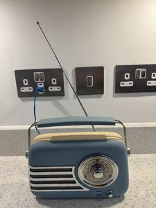 Akai Vintage Portable Bluetooth FM Radio - Blue - A60048BLU - Picture 1 of 8