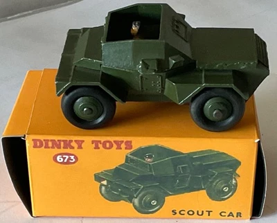 DINKY TOYS 673 SCOUT CAR & DRIVER MUY BUEN ESTADO Y CAJA NUEVA Foto 1 de 4
