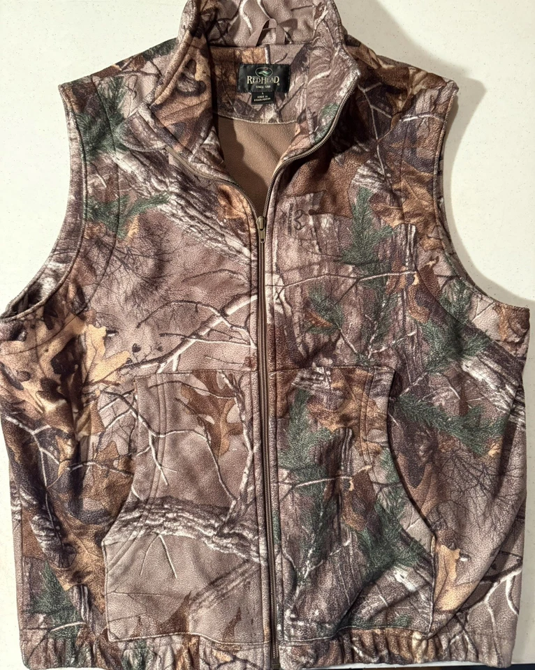 Red Head Camo Hunting Vest Fowl Pockets Men's L - Image 1 of 4