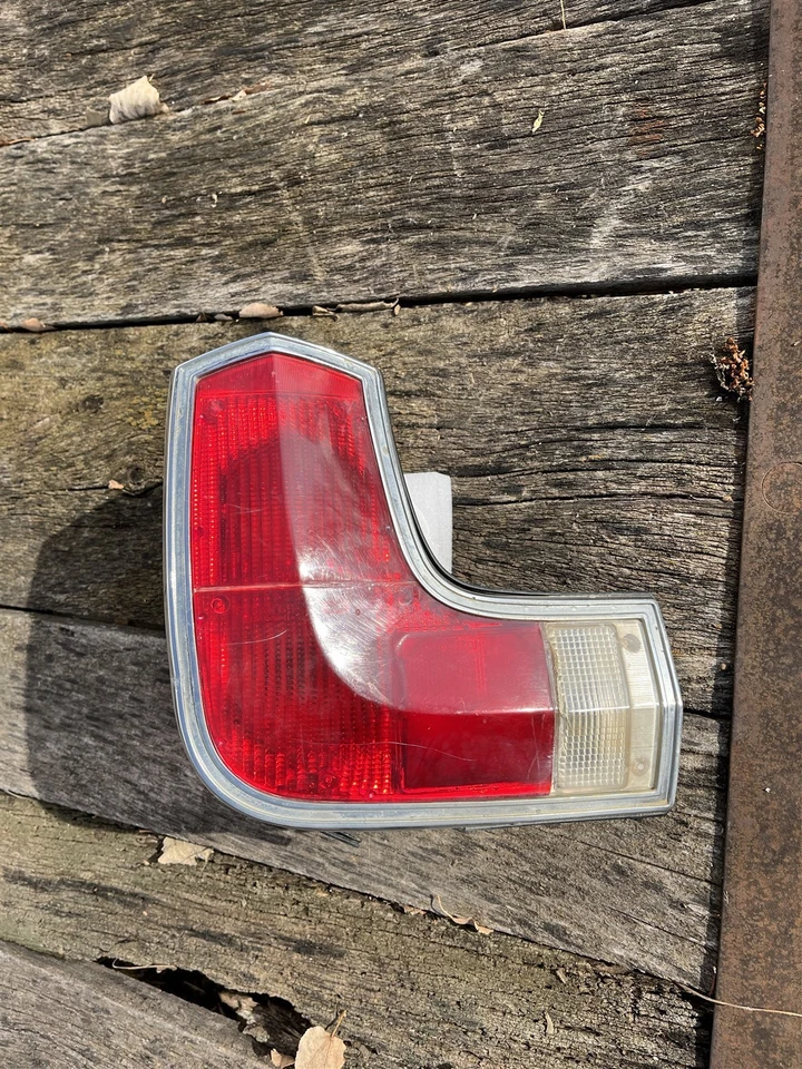 Luz trasera izquierda Plymouth Cricket 1974 1975 OEM 74 75 Foto 1 de 4