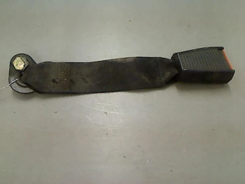 Enganche de cinturón trasero izquierdo SEAT MARBELLA - Imagen 1 de 3