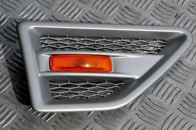 Land Rover Freelander 2 right wing grill vent 6H52-014K80-BB + amber indicator - Image 1 of 3
