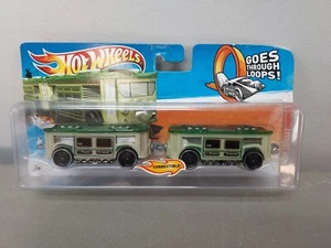 2010 Hot Wheels Turbo Trolley Connecting Railroad Train Cars Rapid Transit Green - Picture 1 of 7