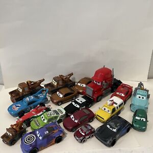 Lot of 18 Pixar Cars lightning McQueen, Tow mater. Plastic & Die Cast
