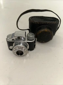VINTAGE RETRO JAPAN MINIATURE HIT SPY PHOTO CAMERA FILM LEATHER CASE - Picture 1 of 4