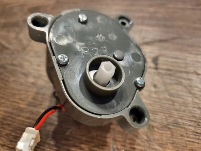 Robot aspirador iLife V5s / Noisz S5 Pro - Repuesto motor cepillo borde derecho Foto 1 de 4