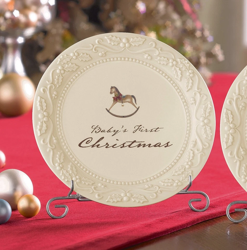 Our First Christmas Together 装饰盘 石器 草原路 8 英寸 — 第 1/1 张图片