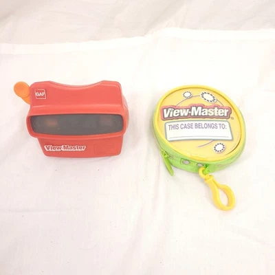 Viewmaster Virtual 3D Viewer Red With Case and 9 Picture Reels - Image 1 of 4