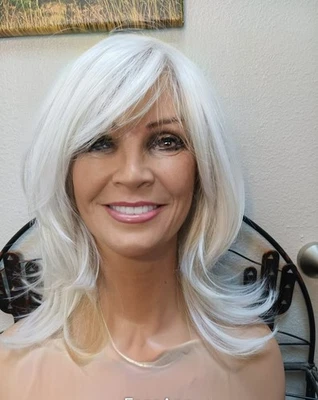 Peluca Bob Emplumada Tressalure en 1001 Blanco Gris Foto 1 de 4