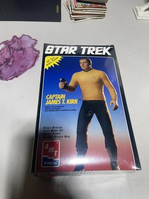 AMT 星际迷航 Captain James T. Kirk 12 英寸模型套件 #8773 密封盒 — 第 1/4 张图片