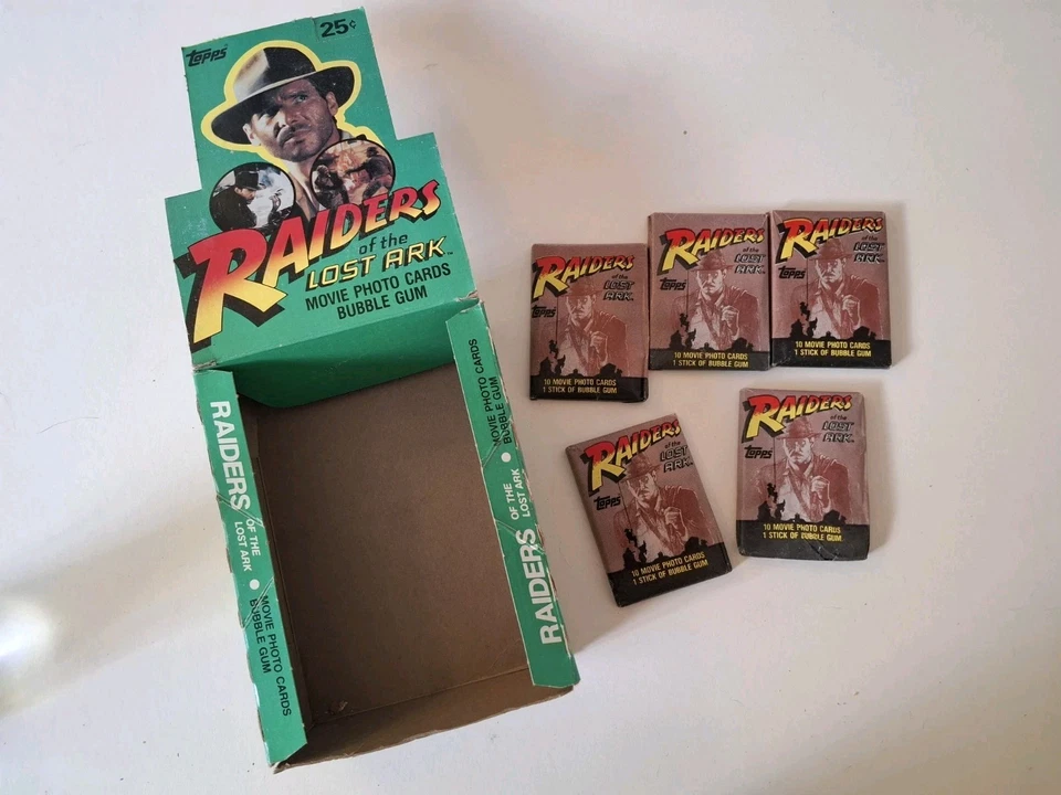 TOPPS Indiana Jones Raiders Lost Ark 5x Trading Card Sealed Wax Pack 1981 & Box - Image 1 of 4