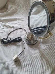 Revlon Light Up Make Up Cosmetics Mirror - Picture 1 of 4