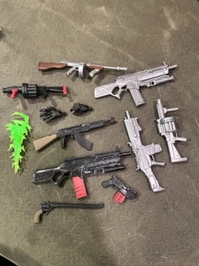 McFarlane Toys SPAWN Action Figure Weapons Axe Pistols Accessories Parts/Pieces - Picture 1 of 5