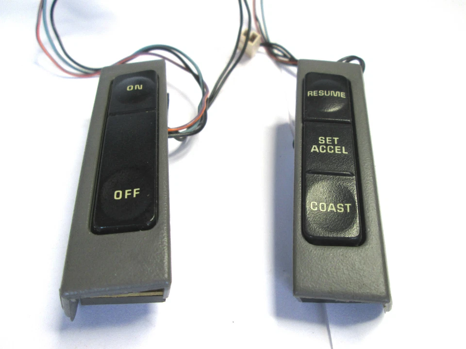 INTERRUPTOR CONTROL CRUCERO FORD CROWN VICTORIA 92-95 NUEVO F5AZ-9C888GA COLOR GRIS Foto 1 de 3