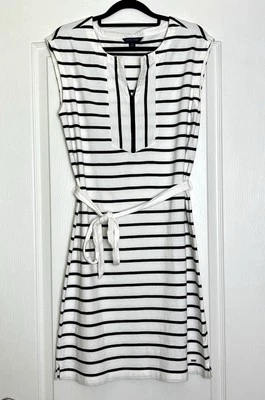 Vestido Tommy Hilfiger para mujer sin mangas negro blanco a rayas talla M cuello en V con cinturón Foto 1 de 4