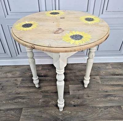 Retro Vintage Solid Pine Round Table Painted Floral Top Rustic Farmhouse Country - Image 1 of 4