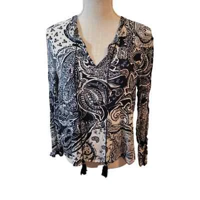 Miss Me Dark Navy/White Paisley Long Sleeve Keyhole Front Blouse Size Small — 第 1/3 张图片