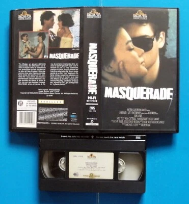 VHS MASQUERADE (1988) BOB LOWE -MEG TILLY -KIM CATTRALL -PANARECORD -EX NOLEGGIO - Immagine 1 di 4