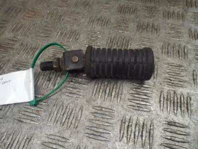 Reposapiés trasero Kawasaki Z1000 LTD KZ1000B A 1977-1979  Foto 1 de 4