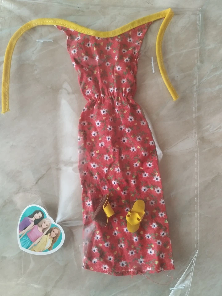 VESTITO BARBIE ORIGINALE ANNI 70 IN OTTIMO STATO - Immagine 1 di 1