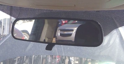 Espejo retrovisor Ford Escape 2017 18 19 con atenuación manual Foto 1 de 4