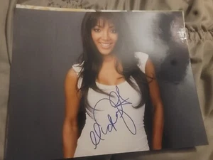 Mickey Guyton Signed Autographed 8x10 Photo - Picture 1 of 1
