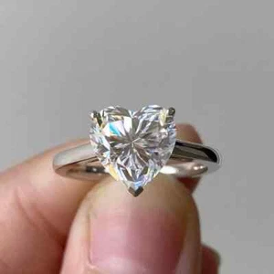Anillo de compromiso de diamantes cultivados en laboratorio G/VS1 corte corazón de 2 quilates de oro blanco de 14 k - Imagen 1 de 7
