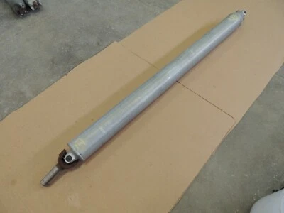 Eje de transmisión trasero Chevy Suburban GMC Yukon 2500 2000-2006 2x2 F3-28-499 original original original Foto 1 de 4