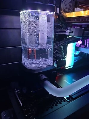 XD5 Ausgleichbehälter/Pumpen Kombi - Bild 1 von 4