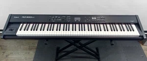 Roland RD-300NX Digitalpiano V2.04, Keyboard 88 Tasten-Hammermechanik und Tasche - Bild 1 von 16