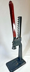 Vintage Antique Manual Bottle Capper Hand Lever Steel Construction TESTED - Picture 1 of 6
